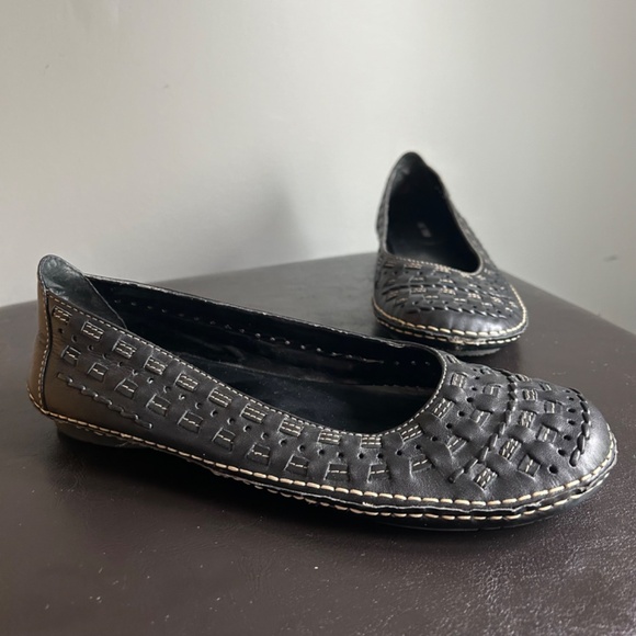 Me Too Black Leather Ballet Style Flats with Perforated & Exposed Stitch Detail - Picture 12 of 12